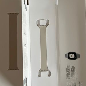 Apple Watch solo loop brand new.